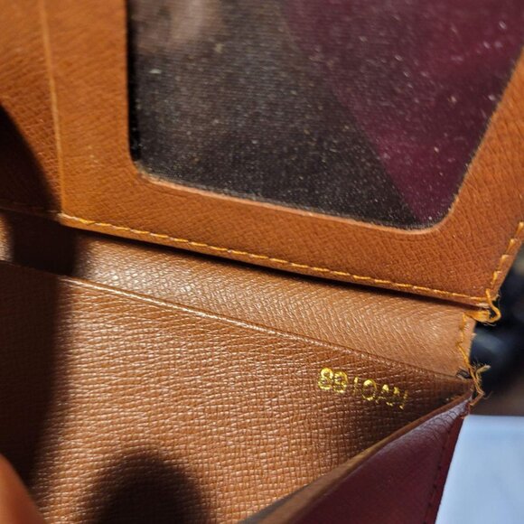 Louis Vuitton Vintage Wallet - Picture 4 of 5